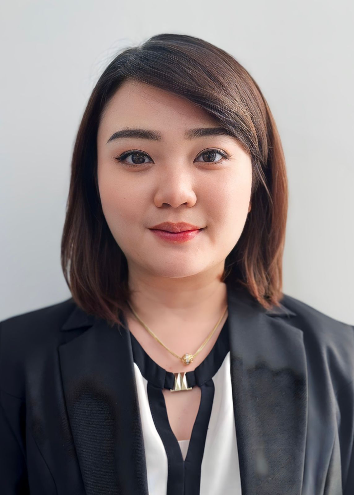 Debby Velina, S.H.